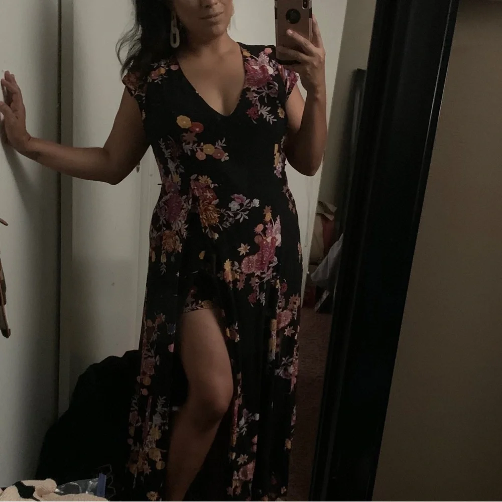 Forever 21 floral dress with hidden shorts - Picture 1 of 2